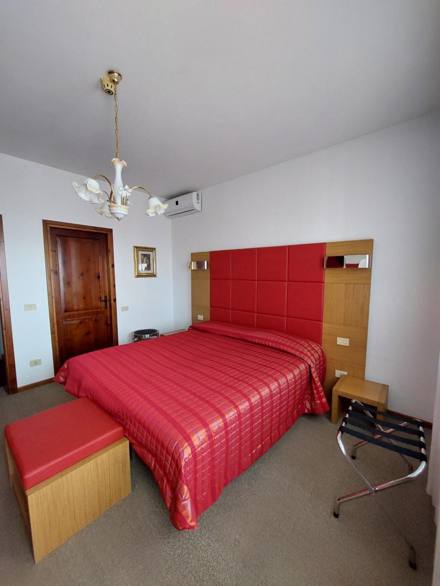 Albergo Alla Pineta Montebelluna Eksteriør bilde